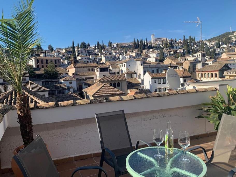 Appartamento Cosy Loft With Amazing Terrace & Spectacular Views Granada Esterno foto